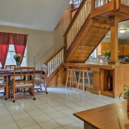 Dripping Springs Home With Deck, Near Wedding Venue